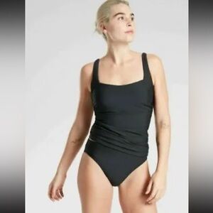 NWT Athleta Square Neck Bra Cup Tankini. 36 B/C. Black Swim